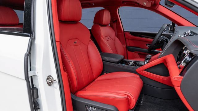 Used 2023 Bentley Bentayga AWD/4WD image 11