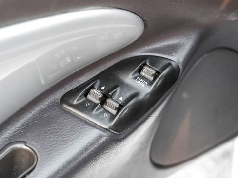 Used 2001 Chrysler Prowler image 31