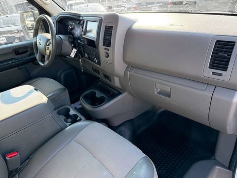 Used 2020 Nissan NV 2500 SV image 26