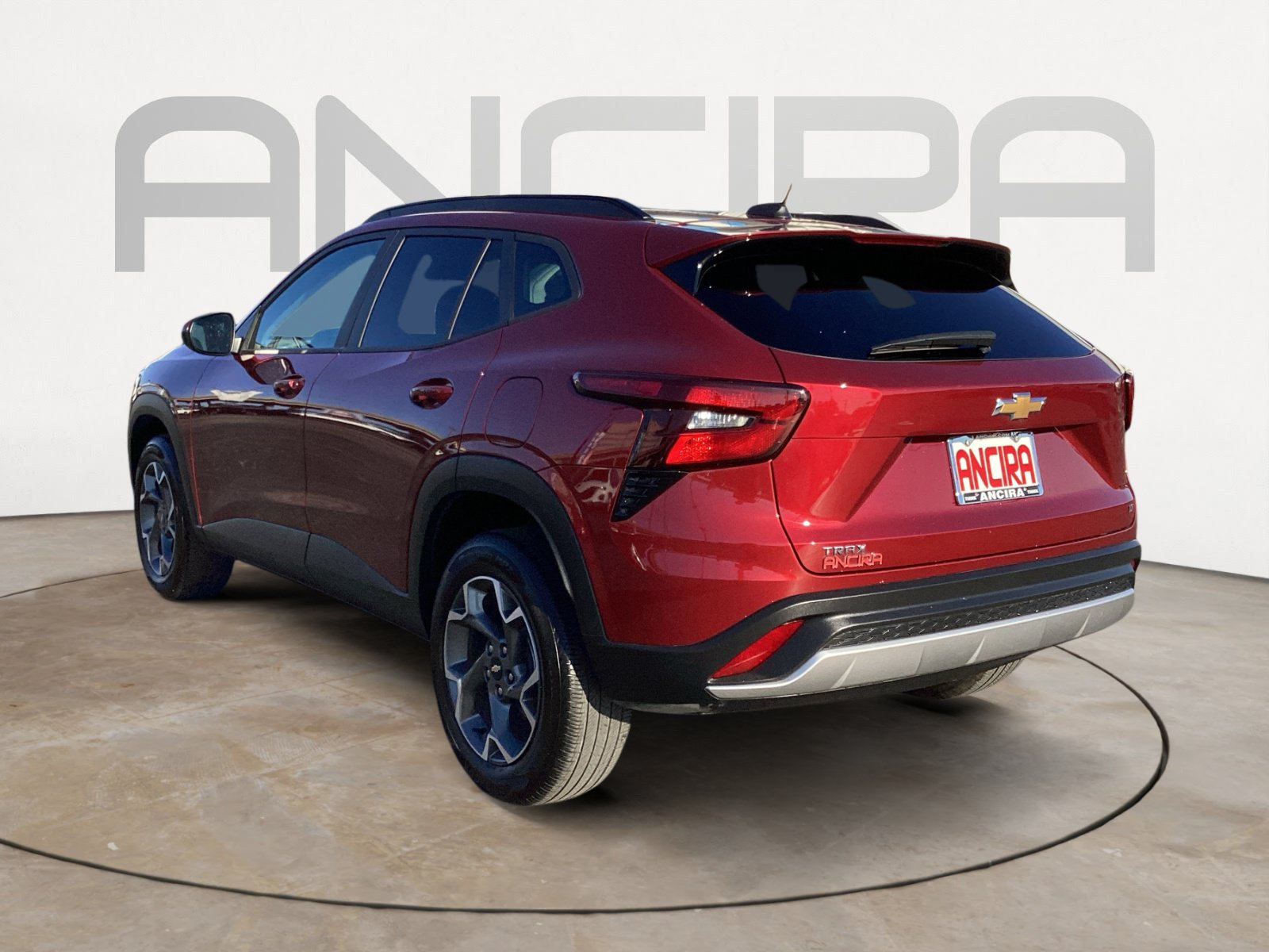 Used 2025 Chevrolet Trax LT FWD image 12