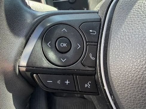 Used 2025 Toyota Corolla SE w/ SE Package FWD image 16