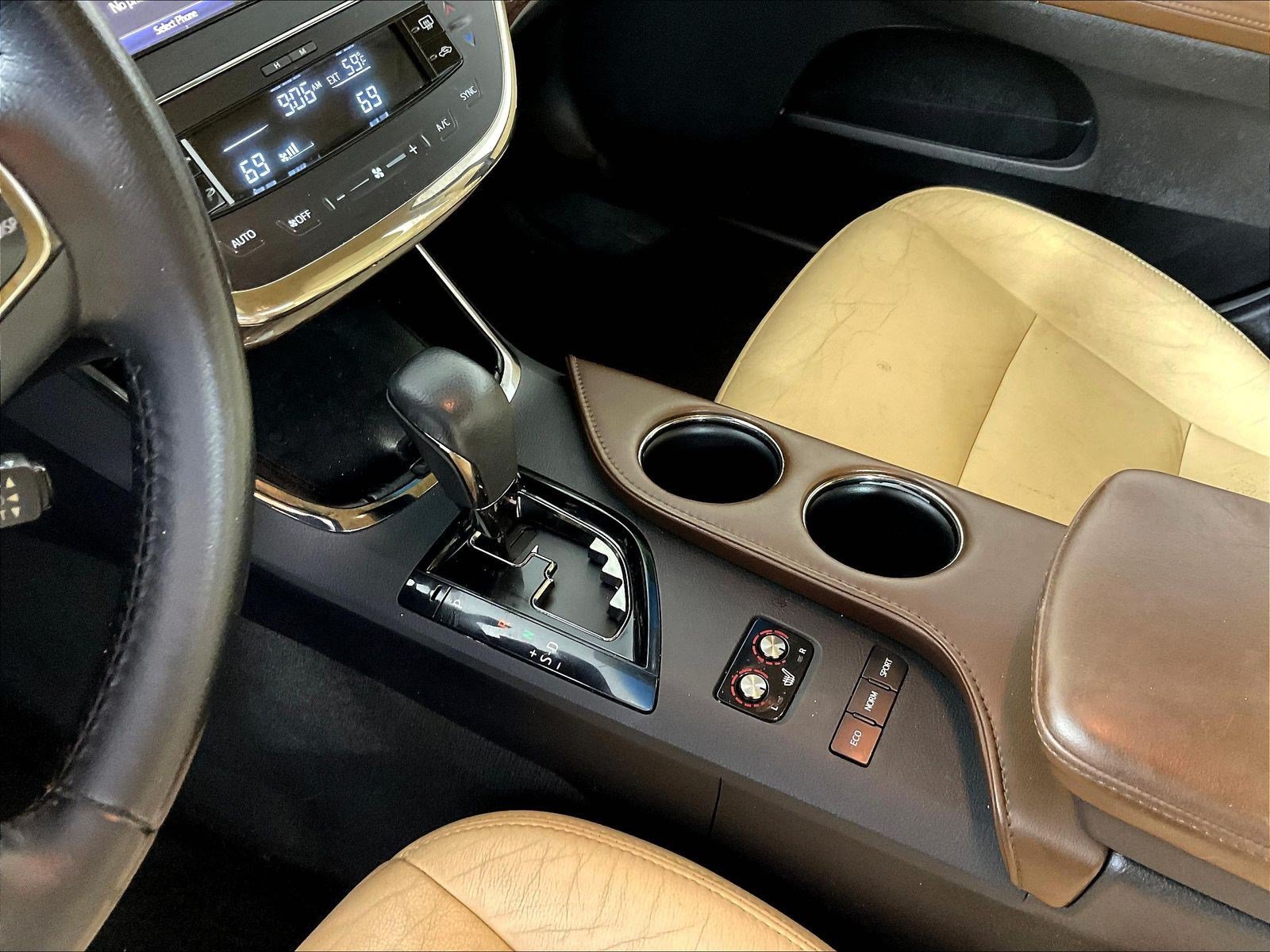 Used 2015 Toyota Avalon XLE FWD image 18
