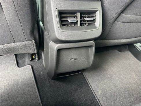 New 2026 Chevrolet Equinox EV LT image 8