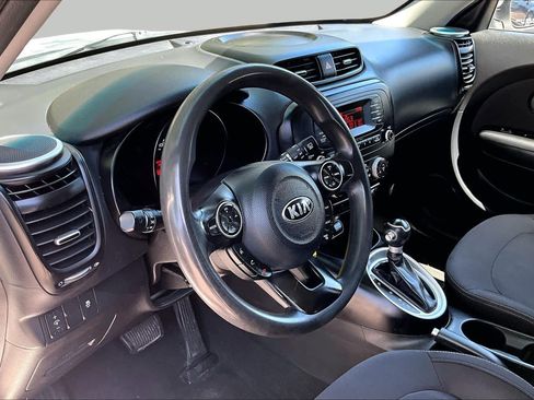Used 2016 Kia Soul FWD image 17