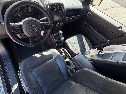 Used 2014 Jeep Patriot High Altitude FWD image 11