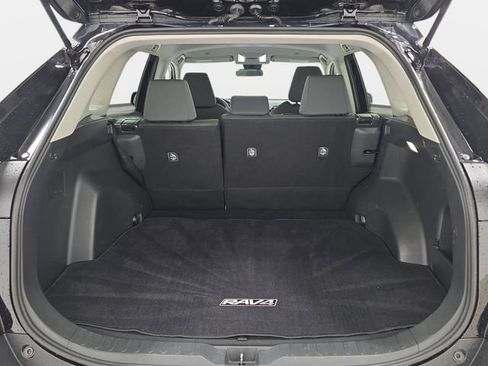 Certified 2024 Toyota RAV4 XLE AWD/4WD image 28