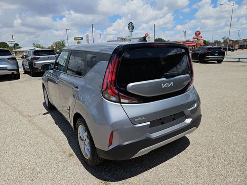Used 2025 Kia Soul LX w/ LX Technology Package FWD image 6