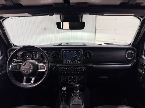Used 2021 Jeep Gladiator Overland AWD/4WD image 13