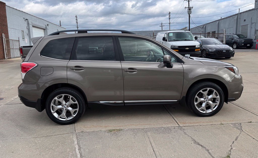 Used 2017 Subaru Forester 2.5i Touring AWD/4WD image 5