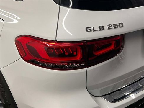 Certified 2022 Mercedes-Benz GLB 250 4MATIC image 10