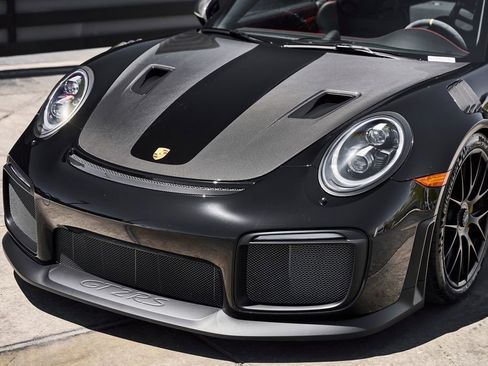 Used 2018 Porsche 911 GT2 RS RWD image 6