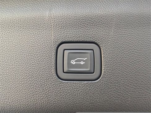 Used 2023 Buick Enclave Avenir w/ Avenir Technology Package image 14