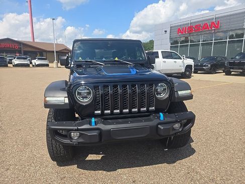 Used 2022 Jeep Wrangler Unlimited Rubicon 4xe w/ Steel Bumper Group AWD/4WD image 2