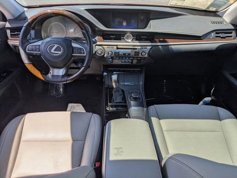 Used 2016 Lexus ES 350 w/ Premium Package w/Wood Trim FWD image 24