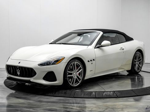 Used 2018 Maserati GranTurismo Sport image 3
