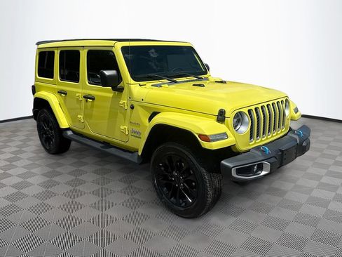 Used 2022 Jeep Wrangler Unlimited Sahara w/ Cold Weather Group AWD/4WD image 4