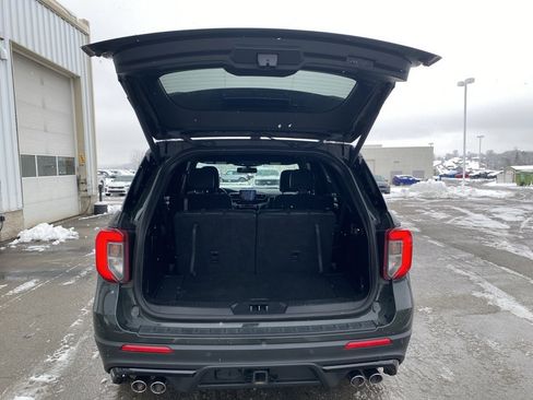 Used 2022 Ford Explorer ST w/ ST Street Pack image 17