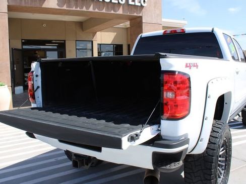 Used 2019 Chevrolet Silverado 2500 LT AWD/4WD image 5