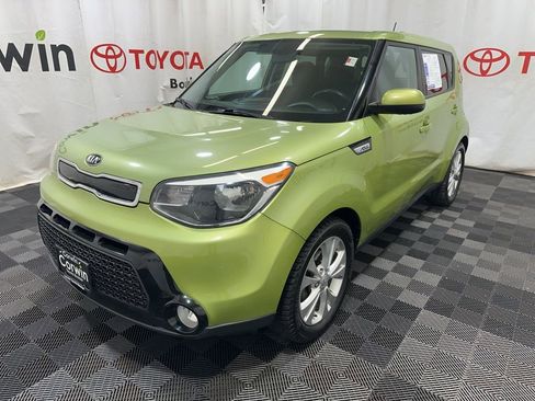 Used 2016 Kia Soul + image 3