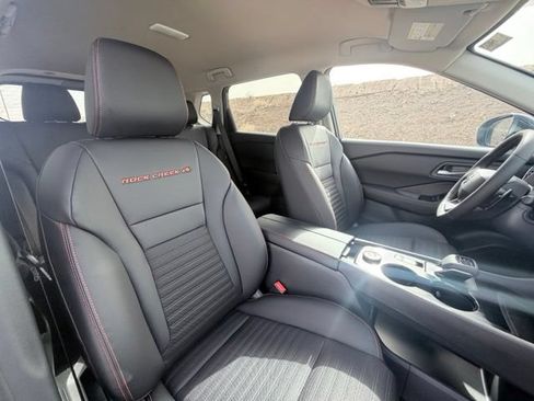 Used 2026 Nissan Rogue SV AWD/4WD image 29