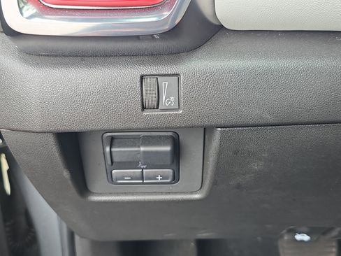 Used 2024 GMC Canyon AT4X image 24