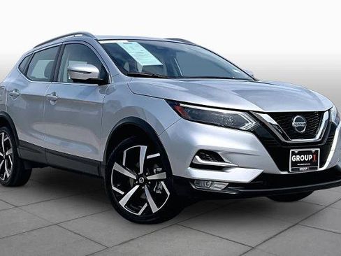 Certified 2022 Nissan Rogue Sport SL w/ Premium Package AWD/4WD image 3