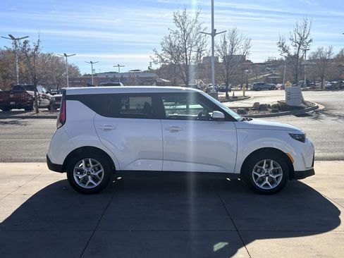 Used 2023 Kia Soul LX w/ Option Group 015 image 7