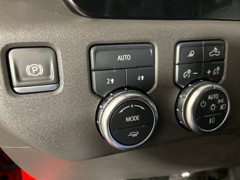 Used 2025 GMC Sierra 1500 Elevation w/ Preferred Package AWD/4WD image 32
