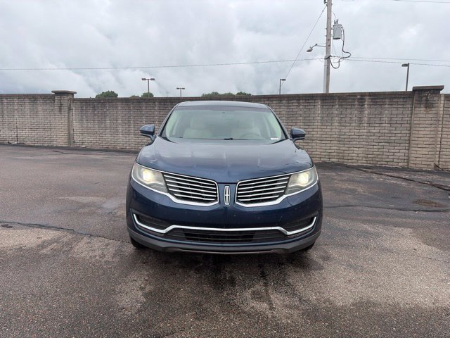Used 2017 Lincoln MKX Select w/ Enhanced Security Package FWD image 2