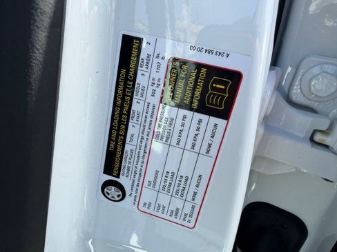 Used 2023 Mercedes-Benz EQB 300 4MATIC image 60