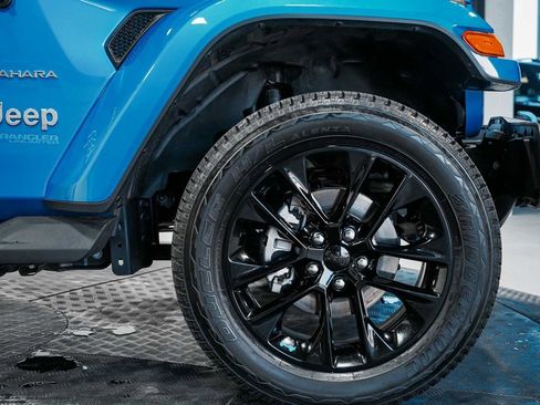 Used 2022 Jeep Wrangler Unlimited Sahara w/ Cold Weather Group image 9