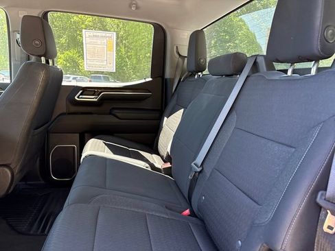 Used 2022 GMC Sierra 1500 SLE AWD/4WD image 17