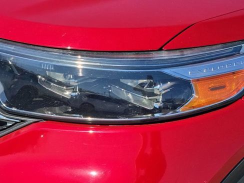 Used 2022 Ford Explorer XLT image 8