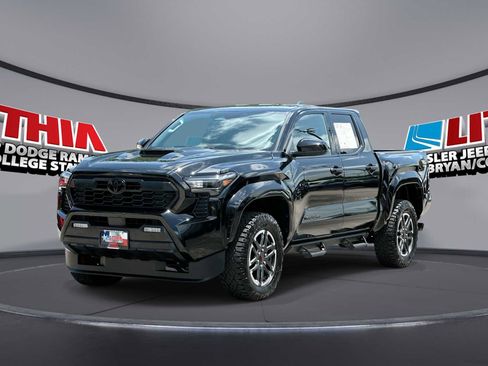 Used 2025 Toyota Tacoma TRD Sport AWD/4WD image 1