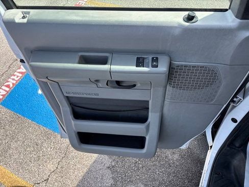 Used 2014 Ford E-350 and Econoline 350 XLT RWD image 16