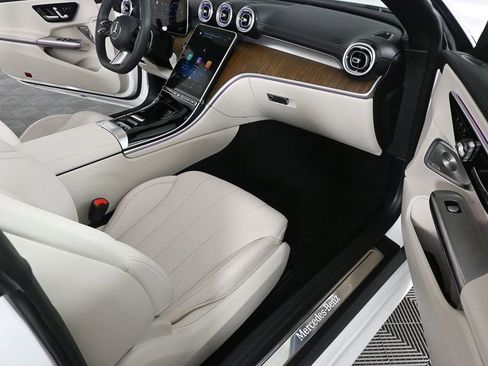 Used 2024 Mercedes-Benz CLE 300 4MATIC Cabriolet image 11