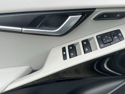 Certified 2023 Kia Niro Wave image 11