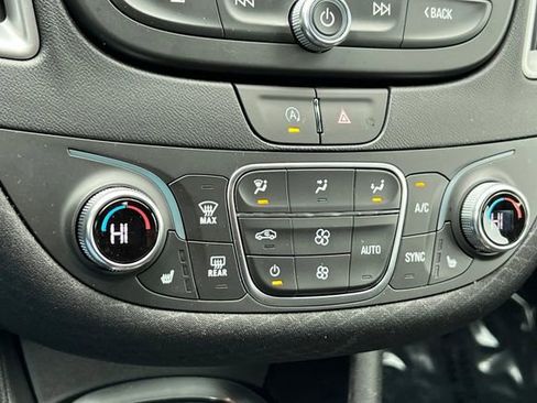 Used 2024 Chevrolet Malibu LT image 25