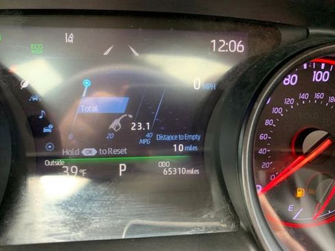 Used 2021 Toyota Camry XSE w/ Navigation Package image 19