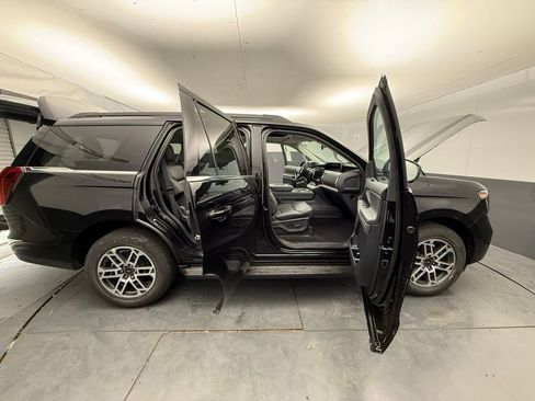 New 2026 Ford Expedition Active AWD/4WD image 19