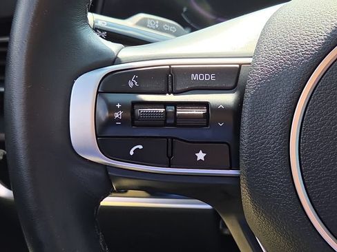 Used 2025 Kia Sportage EX FWD image 25
