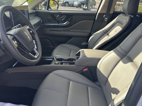 New 2025 Lincoln Corsair AWD w/ Rear Removable Package Tray image 14