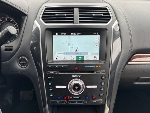 Used 2017 Ford Explorer Platinum image 6