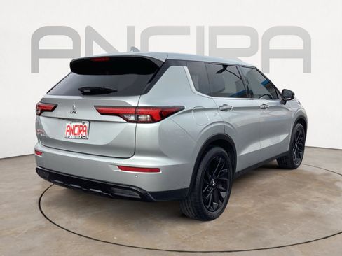 Used 2022 Mitsubishi Outlander SEL Black Edition image 14