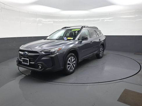 Used 2024 Subaru Outback Premium AWD/4WD image 7