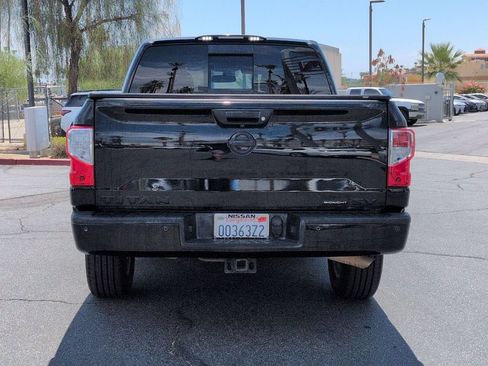 Used 2019 Nissan Titan SV w/ SV Convenience Package RWD image 4