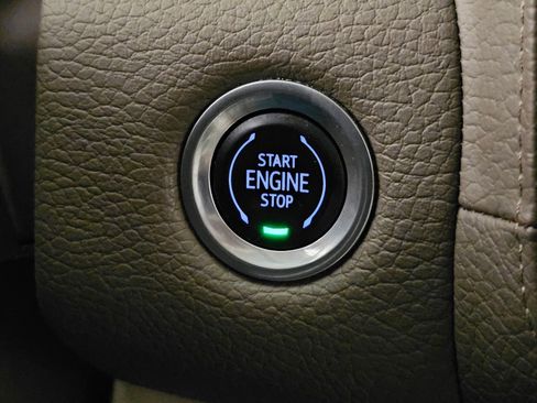 Used 2021 GMC Yukon Denali w/ Denali Premium Package AWD/4WD image 16