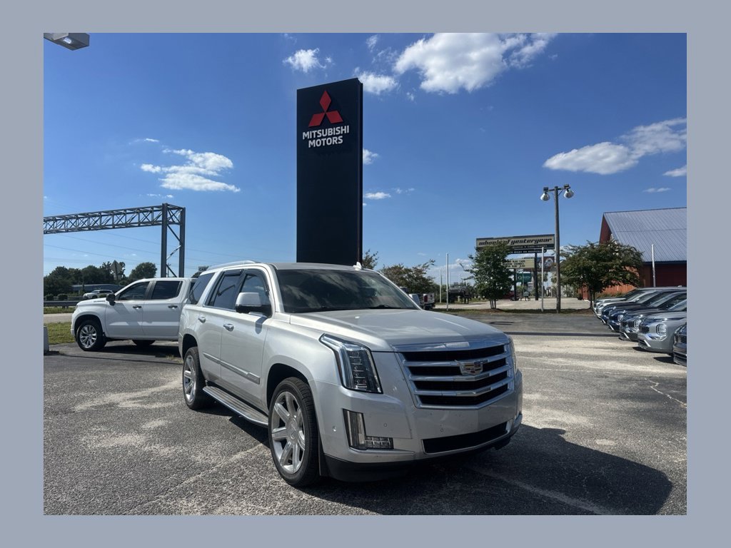 Used 2017 Cadillac Escalade 4WD image 1