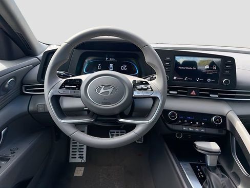 Certified 2026 Hyundai Elantra Sport FWD image 21