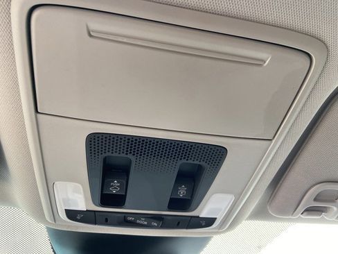 Used 2023 Honda Pilot Touring image 45